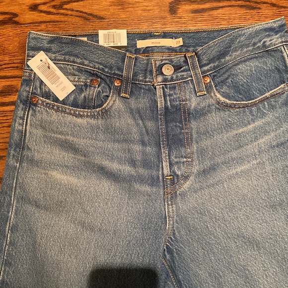 Levis Wedgie - Picture 4 of 9